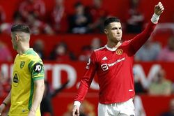 Ronaldo được MU thưởng bộn tiền
