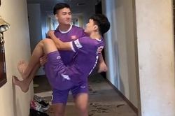 Hoàng Đức, Việt Anh bắt 'trend' tiktok cực dễ thương sau giờ tập của U23 Việt Nam
