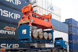 Nga phải đối mặt với sụt giảm lưu lượng hàng hóa và thiếu hụt container