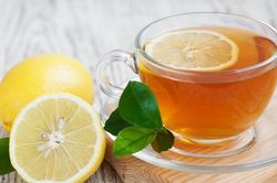 Những đồ uống có tác dụng làm dịu cơn đau họng ngày hè