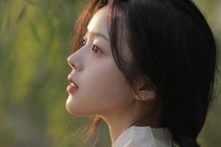 Đi tìm nước uống, tôi đau thắt lòng khi nghe những lời bố dượng dặn dò mẹ mình