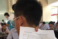Nam sinh đạt điểm 10 có hành động cực lầy lội khiến cả lớp không thể nhịn cười