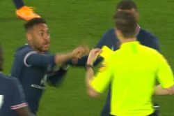 Đối thủ ăn vạ khiến Neymar bị phạt