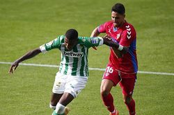 Soi kèo nhà cái Betis vs Elche. Nhận định, dự đoán bóng đá La Liga (02h00, 20/4)
