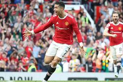 Ronaldo: Giữa hoàn hảo và không hoàn hảo