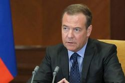 Cựu Tổng thống Medvedev: Nga vỡ nợ sẽ kéo châu Âu vỡ nợ theo