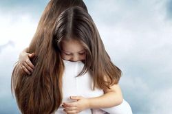 Điều kỳ diệu từ những lá thư con gái 9 tuổi viết cho mẹ mắc ung thư