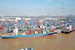 Hơn 13.500 cuộc gọi tới đường dây nóng để nhờ hướng dẫn về phí hạ tầng cảng biển