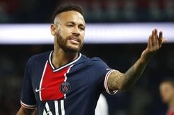 Neymar chỉ trích cựu cầu thủ Liverpool
