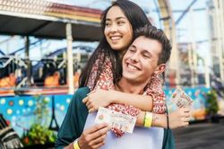 'Trên tình bạn, dưới tình yêu', mối quan hệ rối như tơ vò