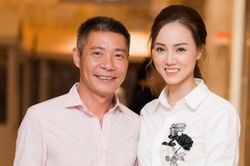 Bà xã xúc động khi NSND Công Lý bật khóc lúc làm vật lý trị liệu sau chấn thương