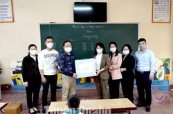 Lãnh đạo thành phố Tuyên Quang thăm, tặng quà người khuyết tật