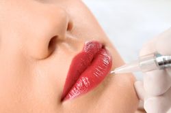 Sự thật về công nghệ cấy tinh chất tạo màu môi