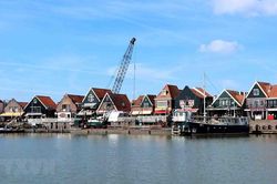 Mê mẩn với vẻ đẹp của những ngôi làng cổ tích ở Hà Lan