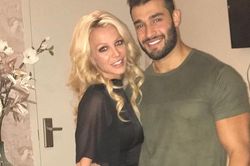Chuyện tình của Britney Spears và bạn trai kém 13 tuổi