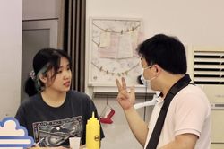 Cà phê, giặt là - dịch vụ có '1 không 2' giữa lòng phố cổ Hà Nội