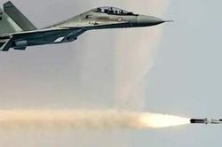Ấn Độ phóng tên lửa hành trình BrahMos từ máy bay Su30-MKI