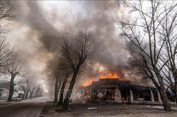 Mỹ, Anh, Canada cam kết hỗ trợ vũ khí pháo binh cho Ukraine