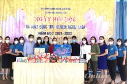 Hội LHPN huyện Chiêm Hóa tặng 1.000 cuốn sách cho trường Tiểu học Vĩnh Lộc