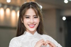 Bận thi Hoa hậu, Nam Em vẫn gây sốt khi với bản 'cover' ca khúc nhạc buồn