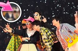 Vui mắt những hình ảnh selfie của BTS tại concert ở Las Vegas