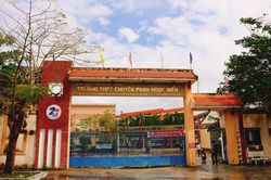 Cà Mau chỉ đạo khẩn vụ hiệu phó trường chuyên yêu cầu học trò ăn đồ từ thùng rác