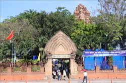 Khai mạc Lễ hội Tháp Bà Ponagar năm 2022