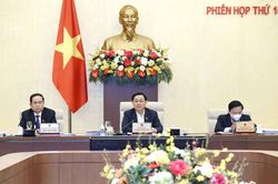 Cần thể chế hóa chủ trương xã hội hóa trong khám chữa bệnh