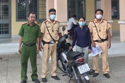 Tp.HCM: CSGT hỗ trợ người dân vây bắt đối tượng trộm xe máy