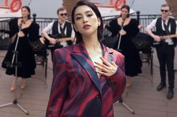 Hoa hậu Tiểu Vy lấn sân làm ca sĩ, được đầu tư hẳn sân khấu ngoài trời đẹp như mơ?