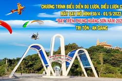 UBND huyện Tri Tôn tổ chức bay dù lượn dịp 30/4, 1/5