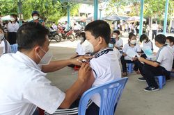 An Giang tiêm vaccine cho trẻ 11 tuổi