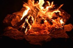Người tiền sử biến lửa trại của họ thành… rạp chiếu phim