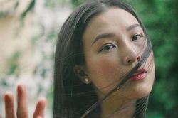 Hậu ly hôn, một người bạn tiết lộ Hoàng Oanh đã bật khóc
