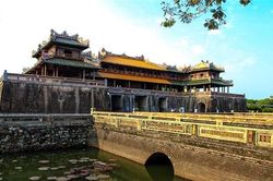 Mâu thuẫn lớn trong xu hướng phát triển du lịch Huế