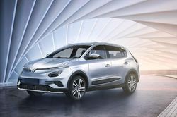 Cách sử dụng xe ô tô điện an toàn