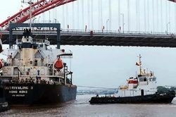 Giải cứu tàu biển vạn tấn trước nguy cơ đâm va vào cây cầu hiện đại nhất Hải Phòng