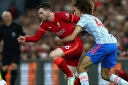Klopp: Neville đã đúng khi xin lỗi vì khen ngợi Hannibal