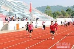 Khai mạc giải điền kinh học sinh truyền thống lần thứ XIII