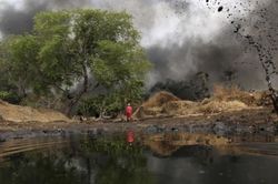 Nổ nhà máy lọc dầu ở Nigeria, hơn 100 người thiệt mạng
