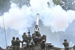 Những khẩu pháo Howitzer mà Mỹ vừa viện trợ cho Ukraine là gì?