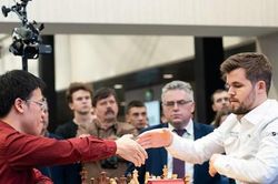 Quang Liêm có trận thắng lịch sử trước vua cờ Carlsen