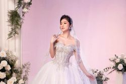 Thanh Trúc diện váy cưới hóa nàng dâu xinh đẹp