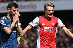 Ronaldo không sẵn sàng nên Bruno Fernandes thực hiện quả 11m ở trận thua Arsenal