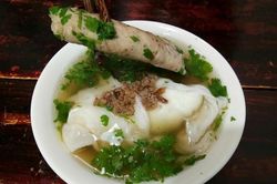 Độc đáo món bánh cuốn chan nước canh ở Cao Bằng, đặc sản dân dã đã ăn là nhớ mãi