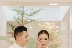 Phương Trinh Jolie khóc trong ngày cưới Lý Bình