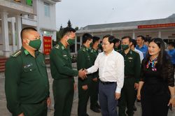 Tuổi trẻ cả nước luôn đồng hành với các chiến sĩ Biên phòng