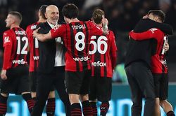 Lazio 1-2 AC Milan: Ngược dòng kịch tính, Milan đòi lại ngôi đầu bảng