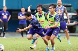 Bóng đá Việt Nam hôm nay: HAGL đấu Jeonbuk Hyundai Motors (21h00, 25/4)