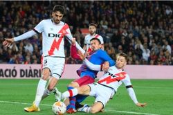 Barca thua trận thứ 3 liên tiếp tại sân Camp Nou